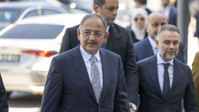 Bakan Özhaseki: Sene sonuna kadar 200 bin konutu dağıtmış olacağız