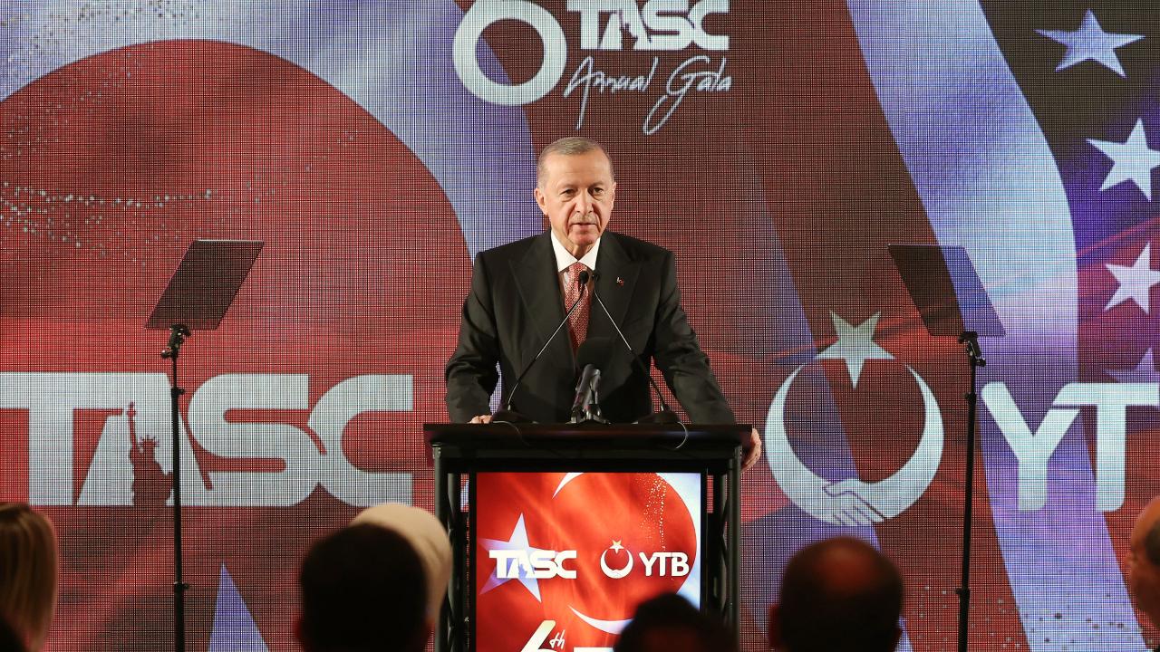 Cumhurbaşkanı Erdoğan: Müslümanların kutsallarına saldırmanın meşrulaştırılmasını asla kabul etmiyoruz