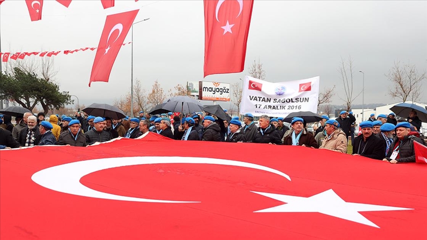 Kayseri’deki terör saldırısının yıl dönümünde şehit olan 15 asker anıldı