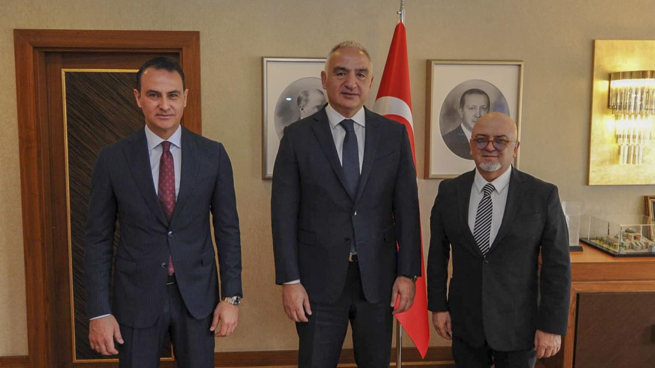 Bakan Ersoy yeni atanan genel müdürlerle bir araya geldi