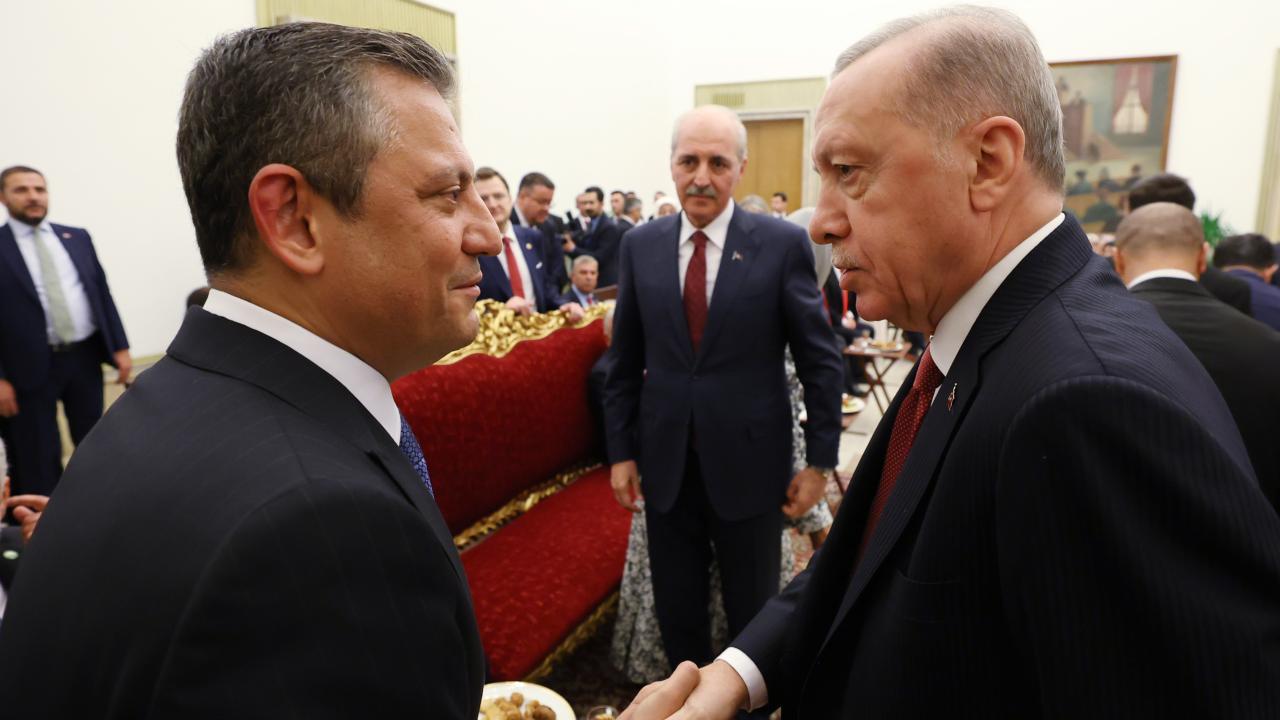 Cumhurbaşkanı Erdoğan söylemişti! Türkiye’nin konuştuğu ifadeyle ilgili Özgür Özel’den açıklama: ‘Erdoğan değil, ben çıkardım’