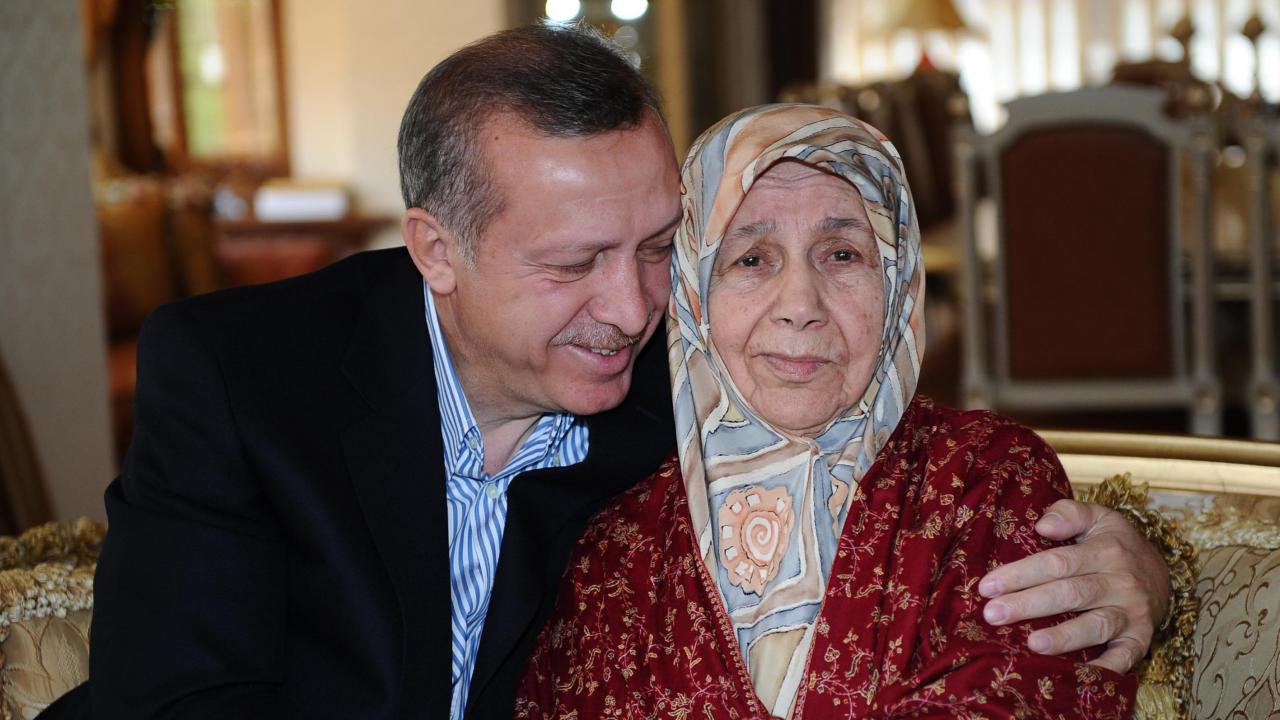 Cumhurbaşkanı Erdoğan’dan Anneler Günü mesajı