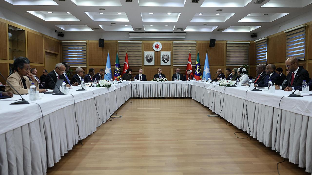 Barış masası Türkiye’de kuruldu: Etiyopya-Somali müzakerelerinin ilki yapıldı
