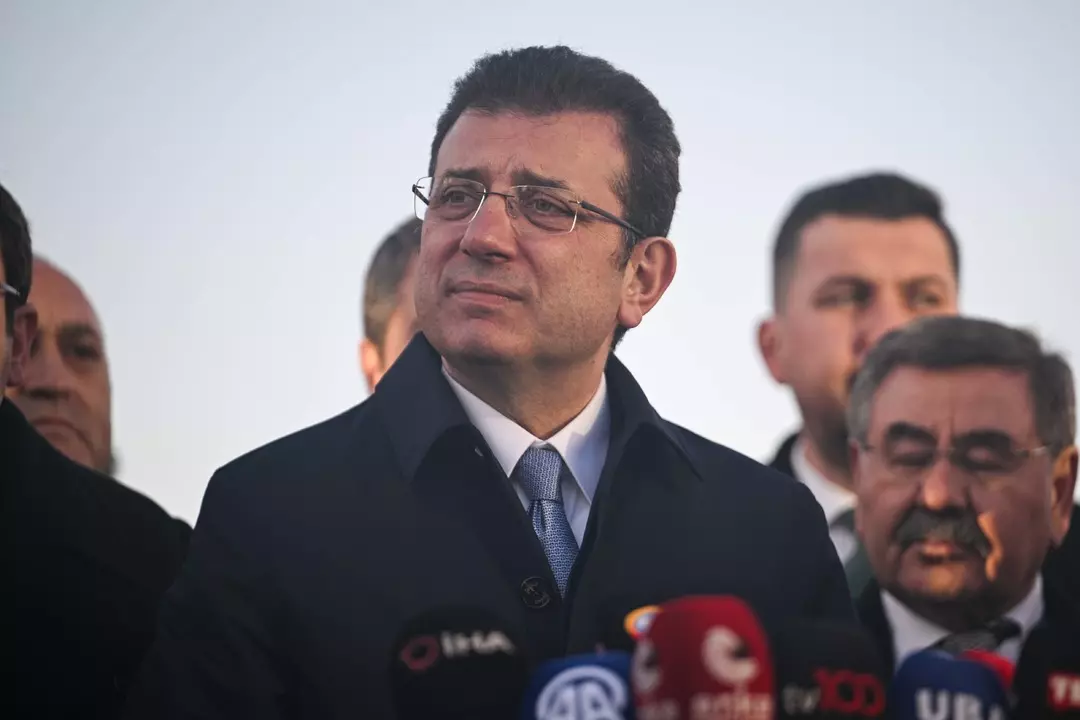 CHP’liler İmamoğlu için harekete geçti: İlk imza geldi! Adaylık bilmecesi çözülüyor