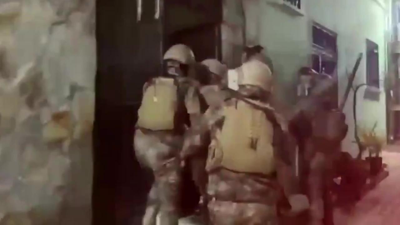 İzmir’de mali suç örgütlerine operasyon: 23 gözaltı